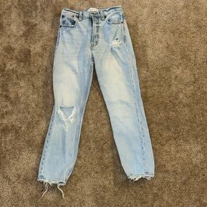 Abercrombie & Fitch High Rise Mom Jeans